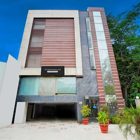 Hotel Townhouse South Delhi
